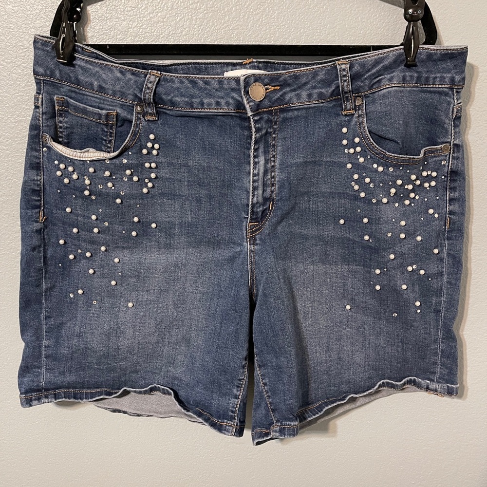 Lane Bryant Denim Shorts Mid Rise Essential Stretch Girlfriend Pearl Beaded 18